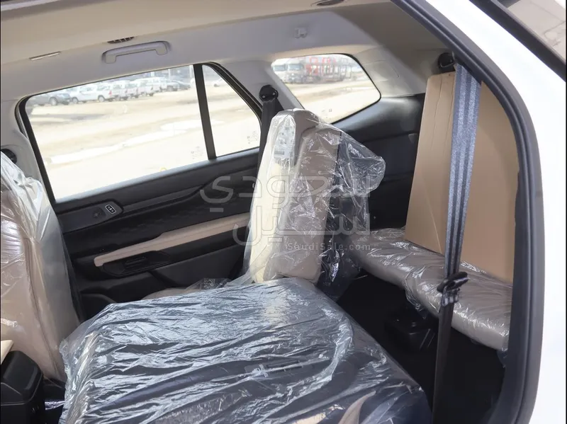 2025 فورد ايفرست