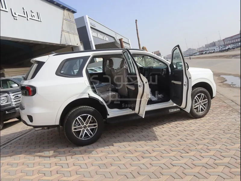 2025 فورد ايفرست