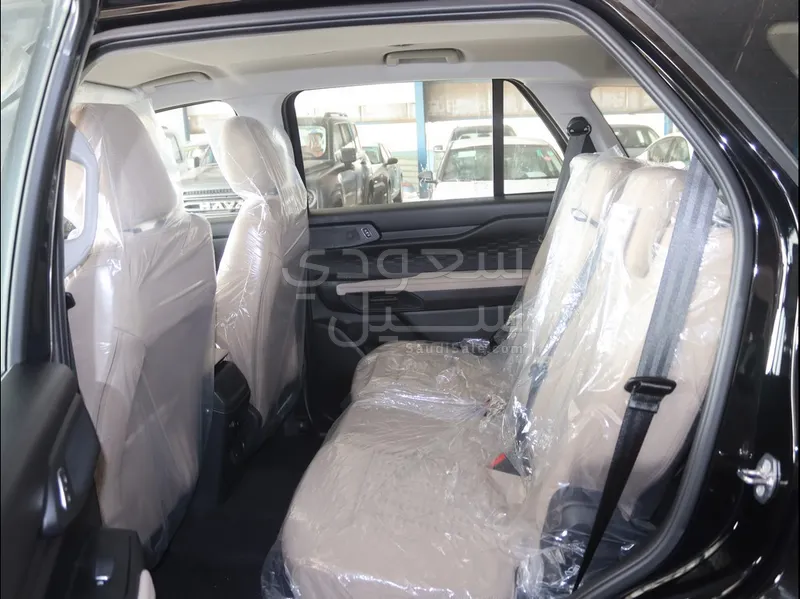 2025 فورد ايفرست