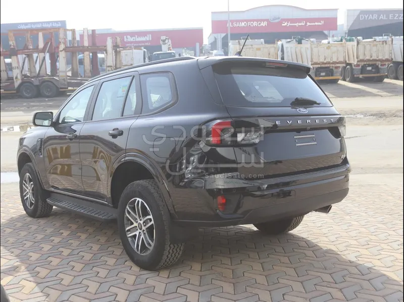 2025 فورد ايفرست