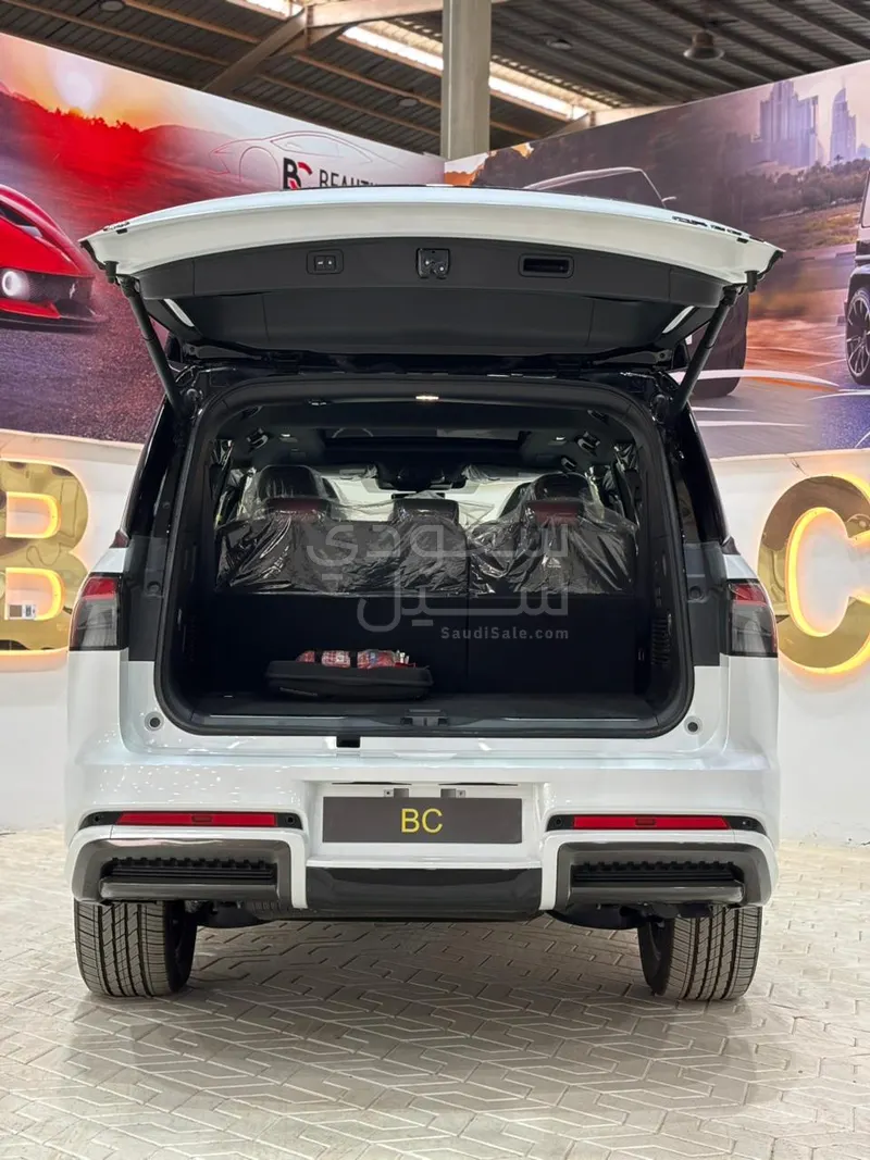 2025 انفينيتي كيو اكس 80