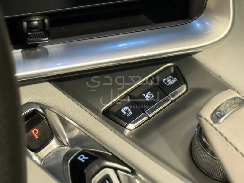 2023 شفروليه كورفيت سي 8