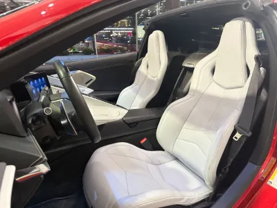 2023 شفروليه كورفيت سي 8