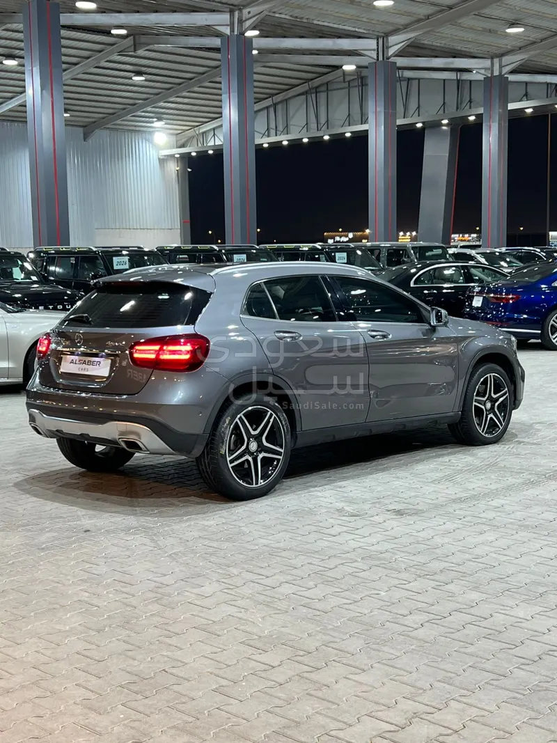 2018 مرسيدس - بنز جي إل أي 250