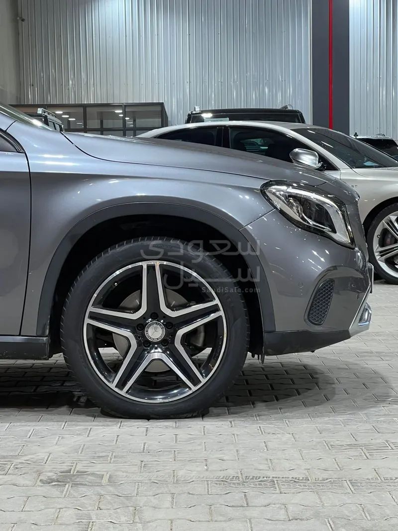 2018 مرسيدس - بنز جي إل أي 250