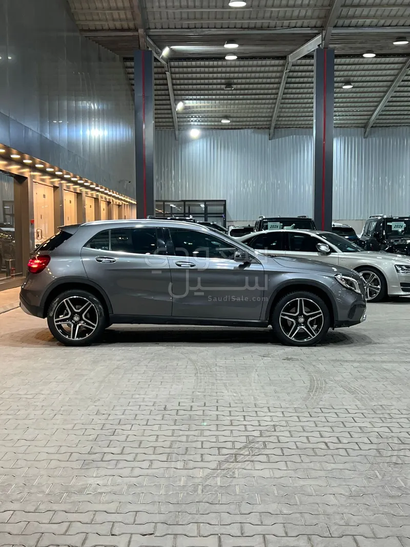 2018 مرسيدس - بنز جي إل أي 250