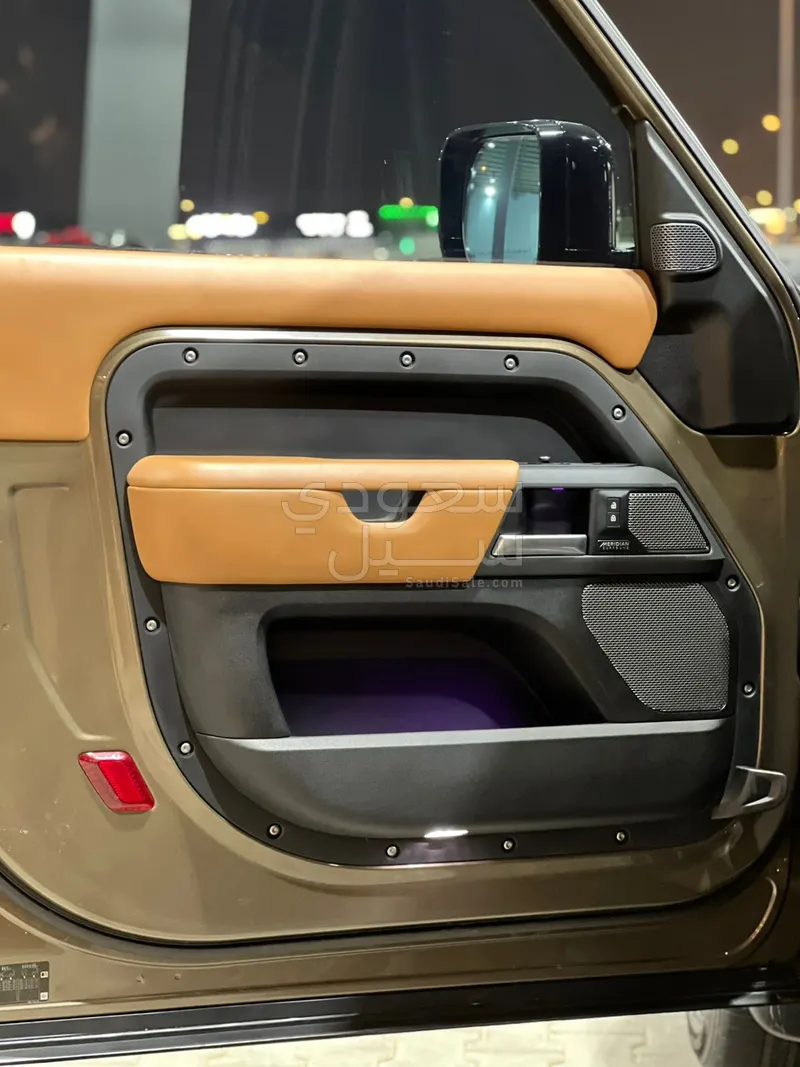 2021 لاند روفر ديفيندر اكس