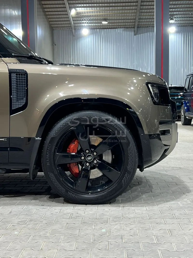 2021 لاند روفر ديفيندر اكس