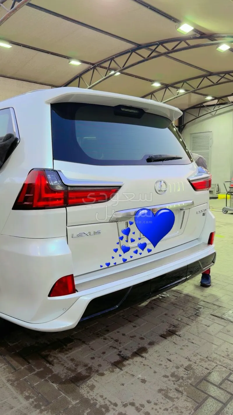 2019 لكزس إل إكس 570