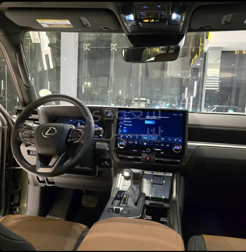 2025 لكزس جي إكس 550