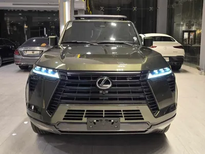 2025 لكزس جي إكس 550