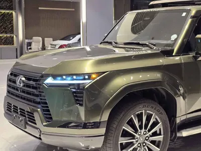 2025 لكزس جي إكس 550