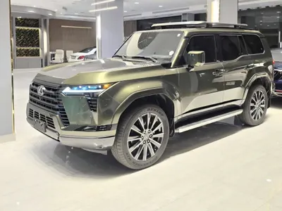 2025 لكزس جي إكس 550