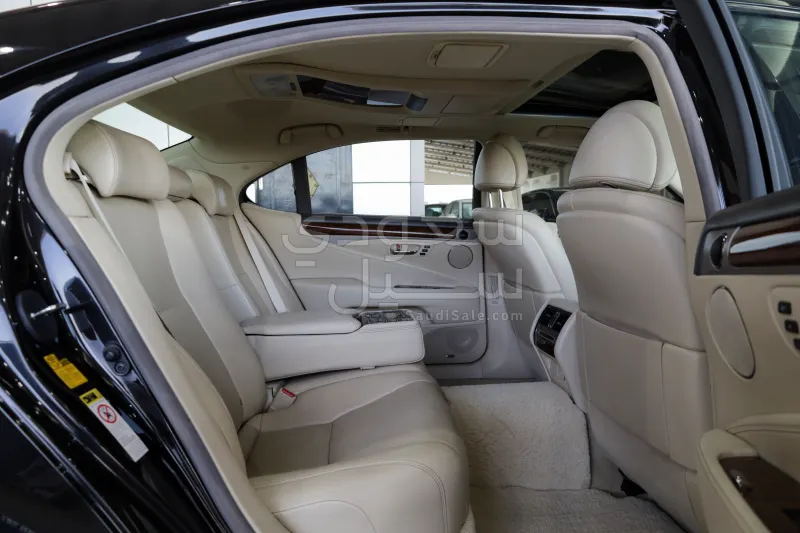 2013 لكزس إل إس 460 إل