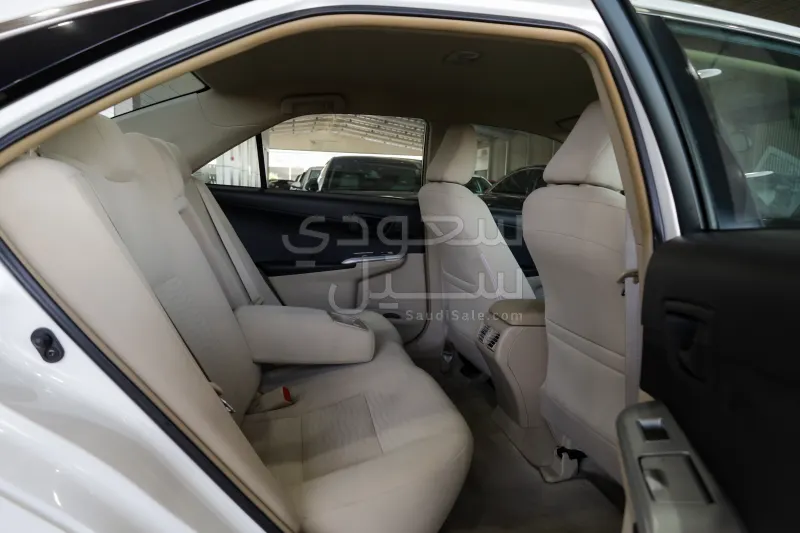 2016 تويوتا كامري جي ال