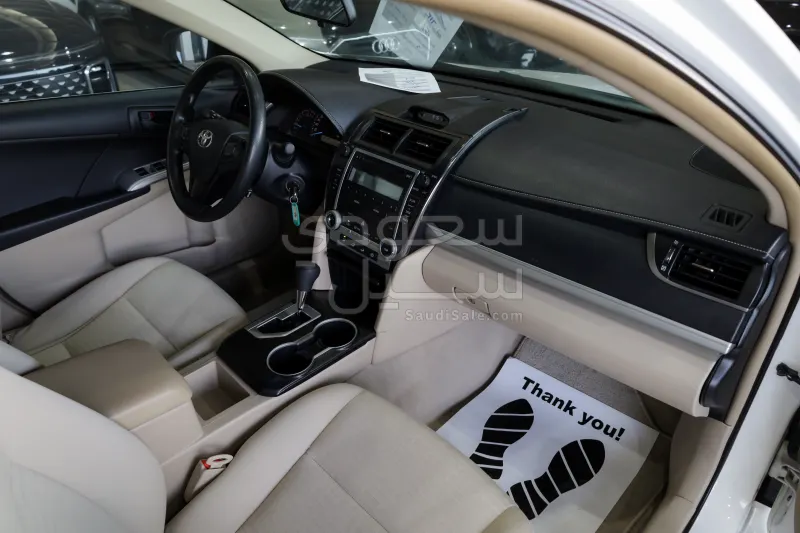 2016 تويوتا كامري جي ال