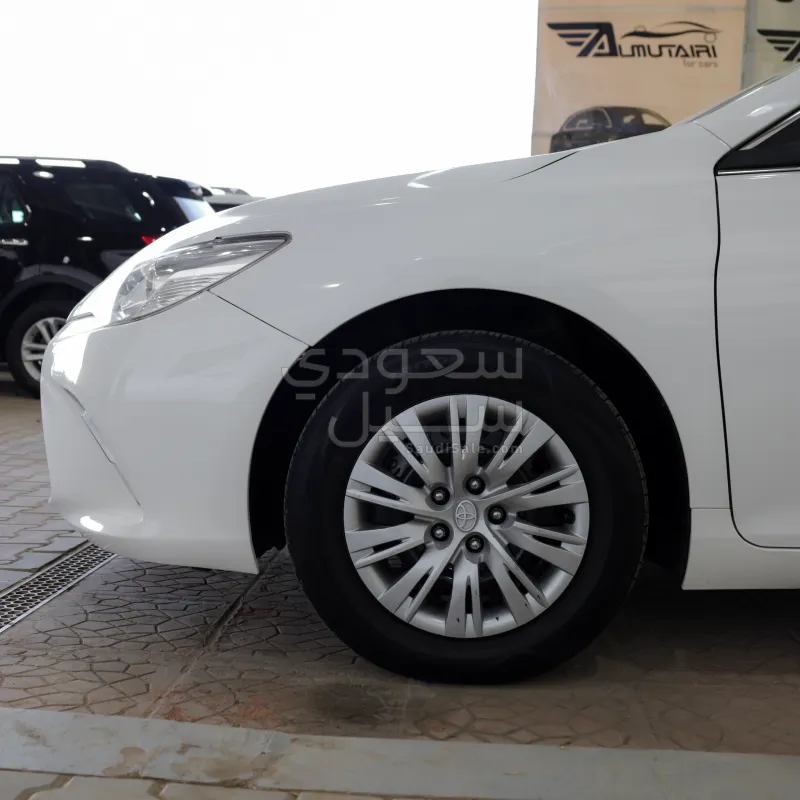 2016 تويوتا كامري جي ال