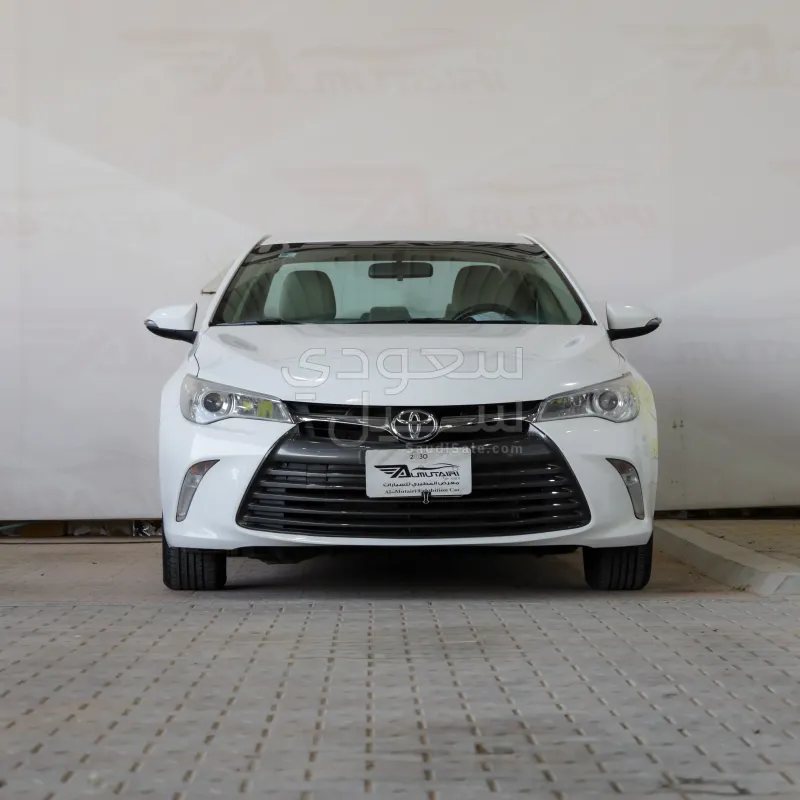 2016 تويوتا كامري جي ال