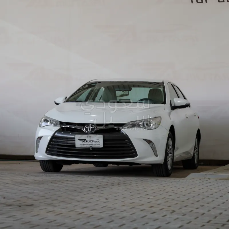 2016 تويوتا كامري جي ال