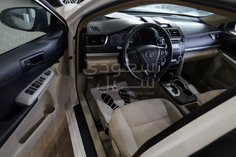 2016 تويوتا كامري جي ال