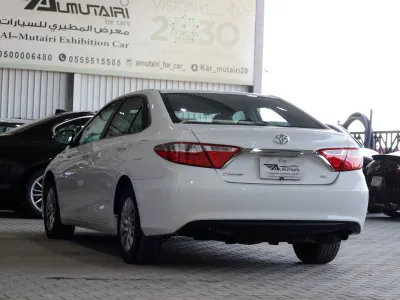 2016 تويوتا كامري جي ال