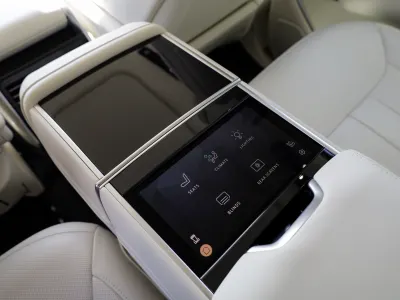 2023 لاند روفر رينج روفر اوتوبيوغرافي