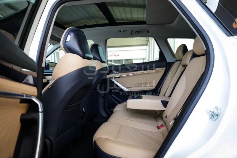 2024 جيلي بريفيس