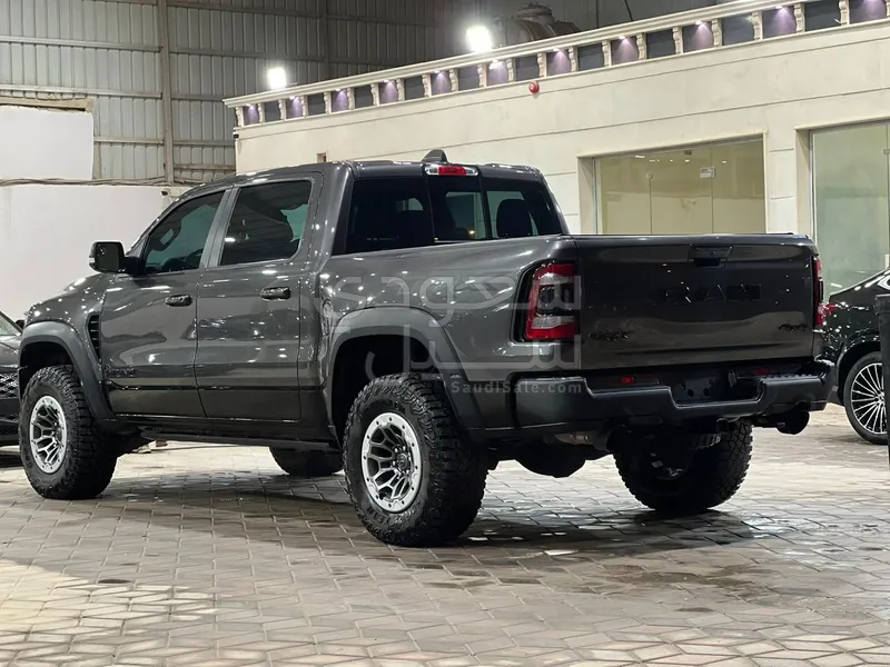 2022 دودج رام تي ار اكس