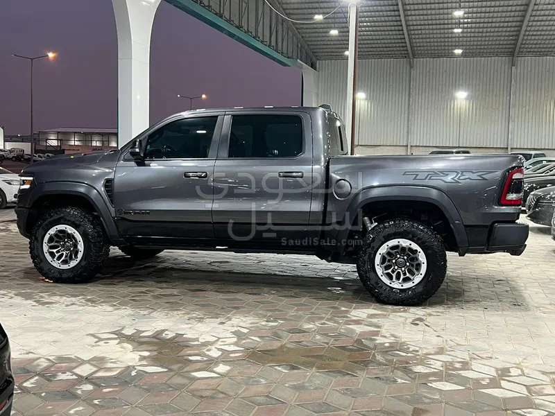 2022 دودج رام تي ار اكس