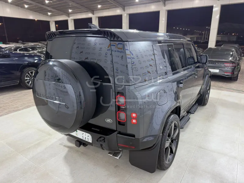 2023 لاند روفر ديفيندر اكس داينمك
