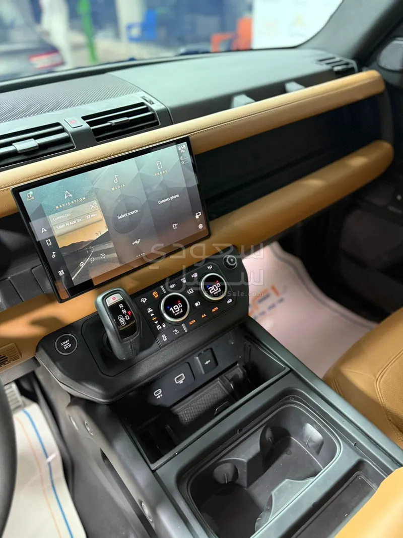 2023 لاند روفر ديفيندر اكس داينمك