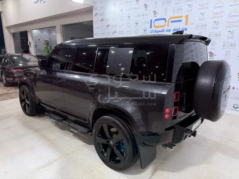 2023 لاند روفر ديفيندر اكس داينمك