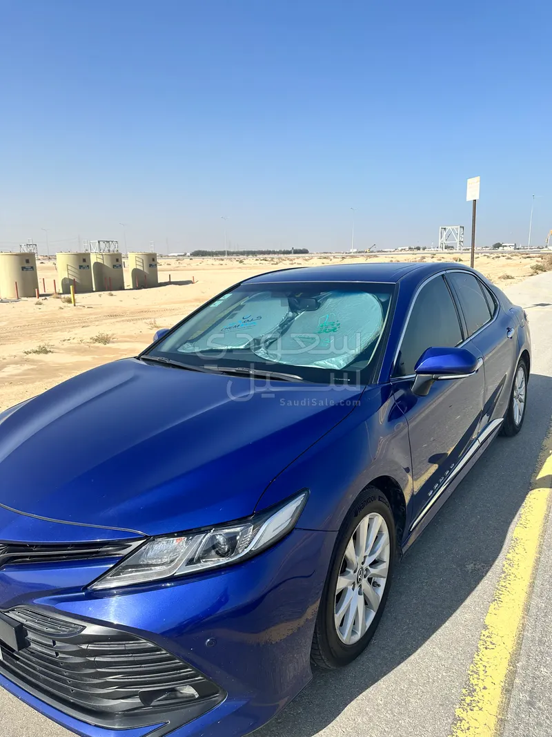 2019 تويوتا كامري جي ال اي