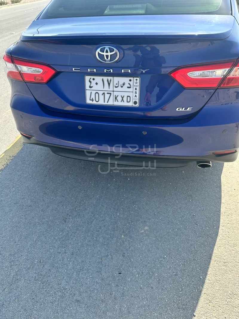 2019 تويوتا كامري جي ال اي