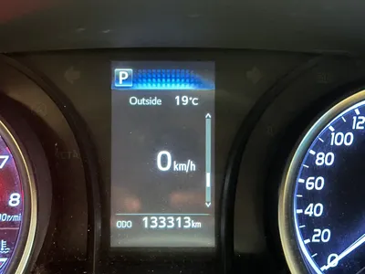 2019 تويوتا كامري جي ال اي