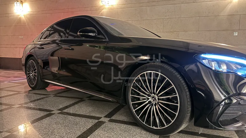 2025 مرسيدس - بنز إي 200