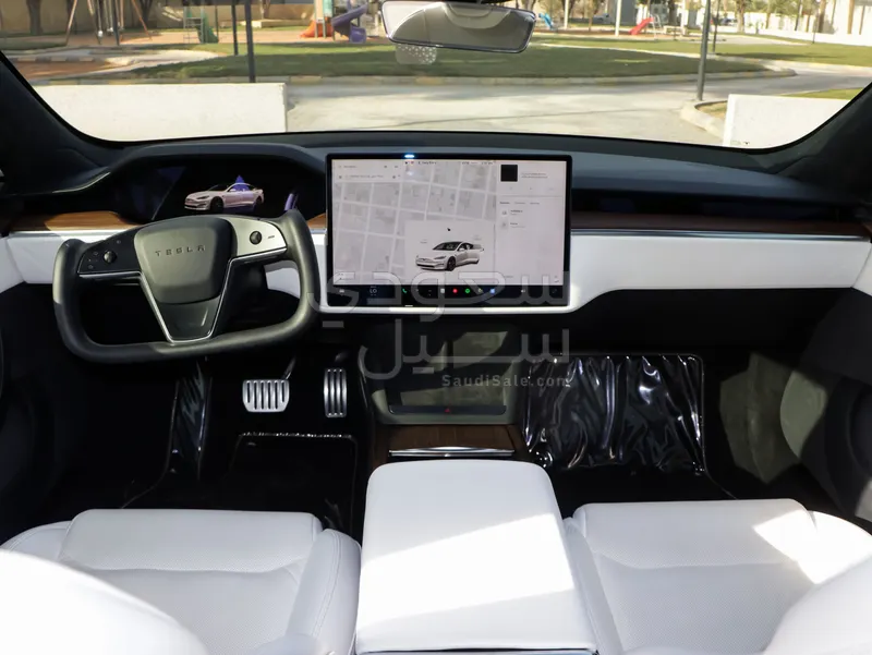 2023 تيسلا اس بليد