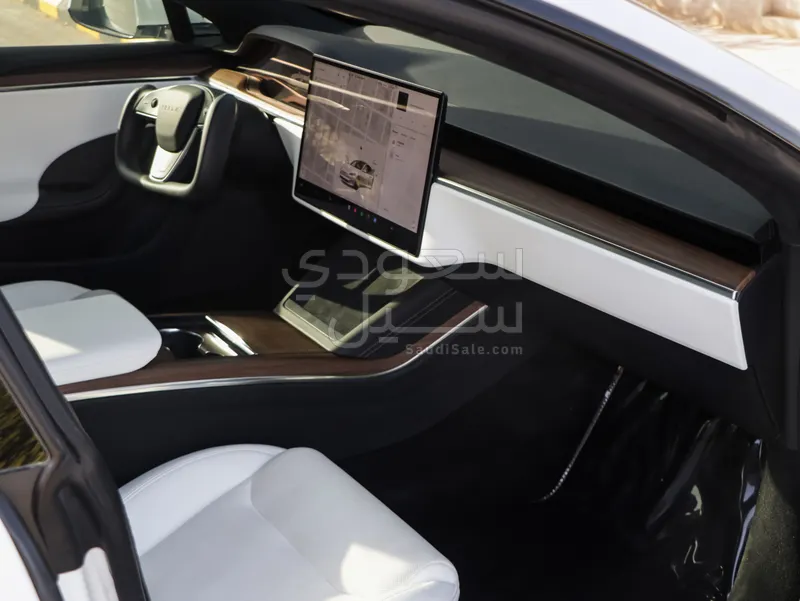 2023 تيسلا اس بليد