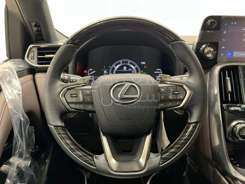 2024 لكزس إل إكس 600