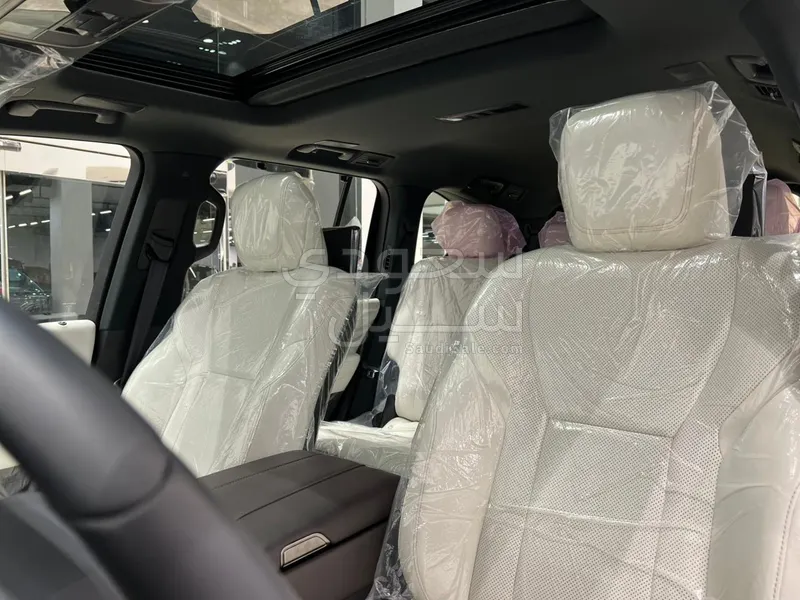 2024 لكزس إل إكس 600