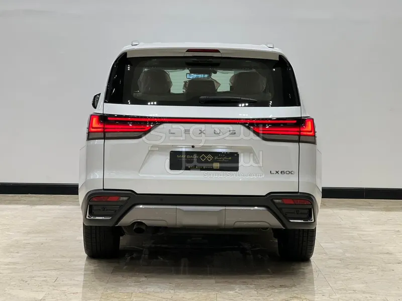 2024 لكزس إل إكس 600