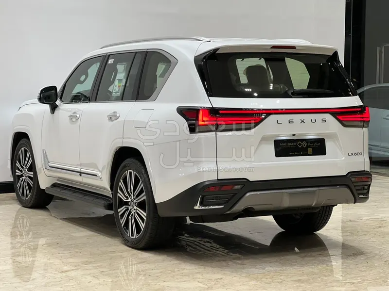 2024 لكزس إل إكس 600