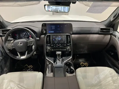 2024 لكزس إل إكس 600
