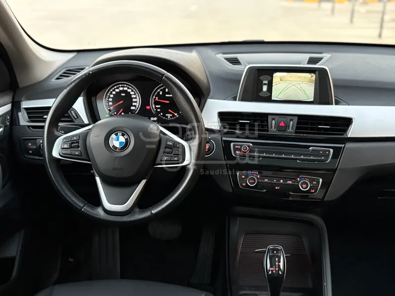 2022 بي ام دبليو الفئة اكس 1