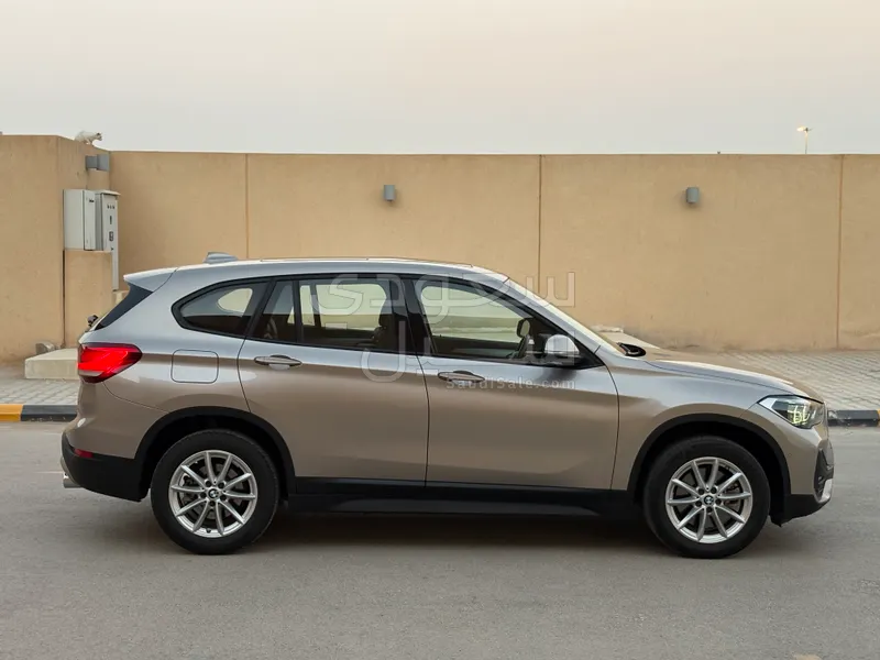 2022 بي ام دبليو الفئة اكس 1