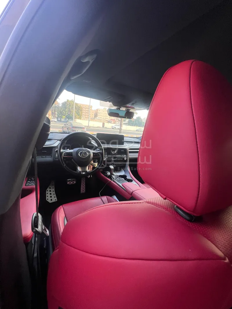 2022 لكزس أر إكس 350 إف