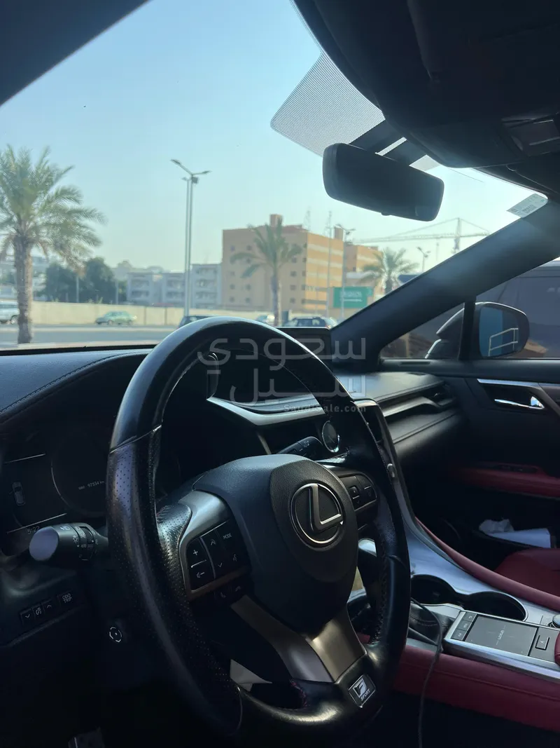 2022 لكزس أر إكس 350 إف