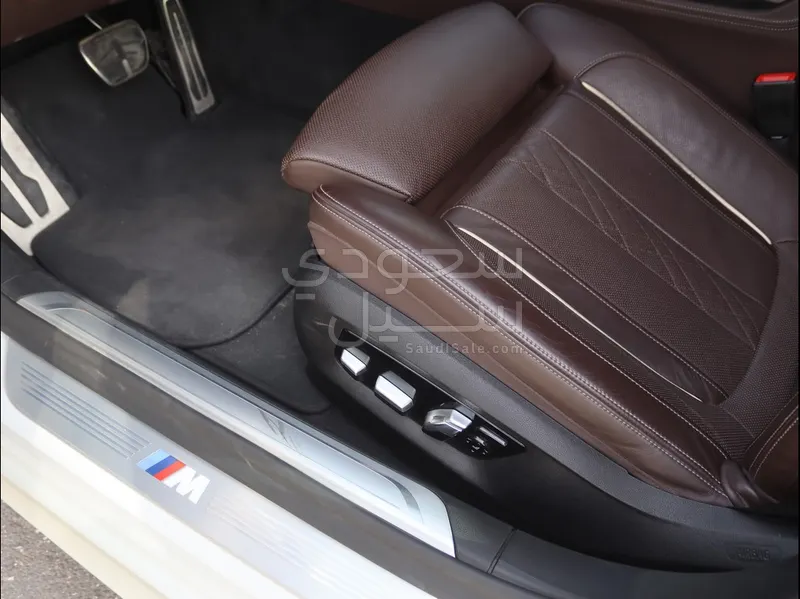 2020 بي ام دبليو الفئة السابعة 750 إل أي