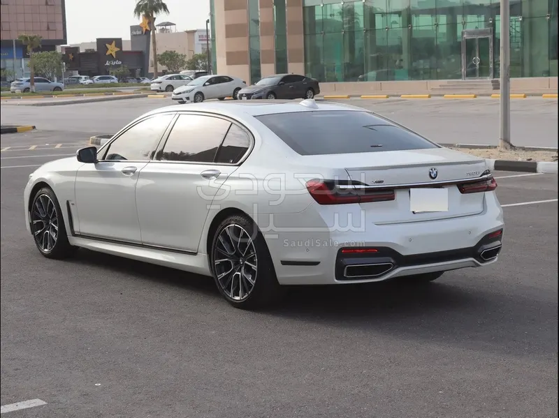 2020 بي ام دبليو الفئة السابعة 750 إل أي