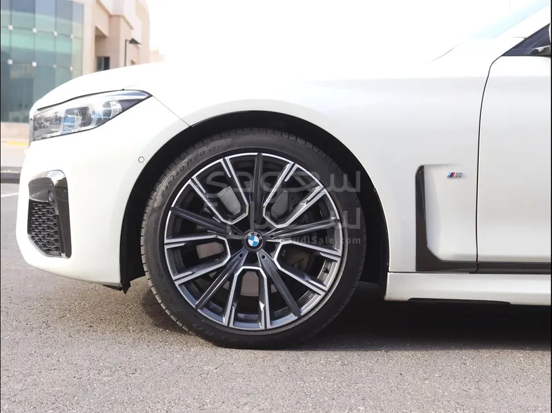 2020 بي ام دبليو الفئة السابعة 750 إل أي